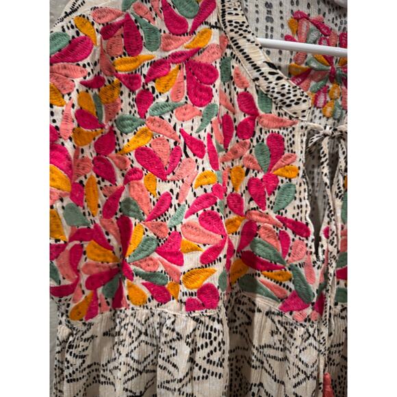 THML Embroidered Boho Top Size Large - Picture 2 of 7